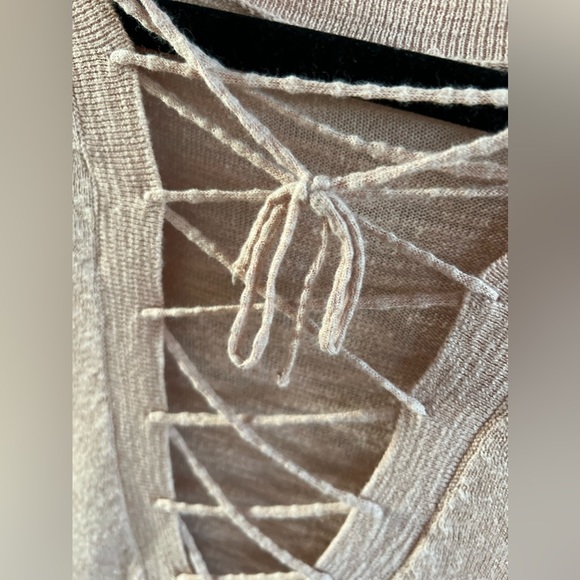 Express Sexy Backed Sweater - Size Small - UEC - Picture 3 of 5